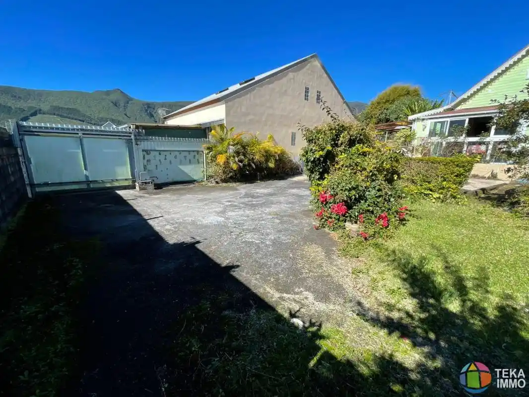 Photo 2 - Maison à vendre - Ancien 209 000 € 6 pièces 5 chambres 127 m² La Plaine-des-Palmistes 97431