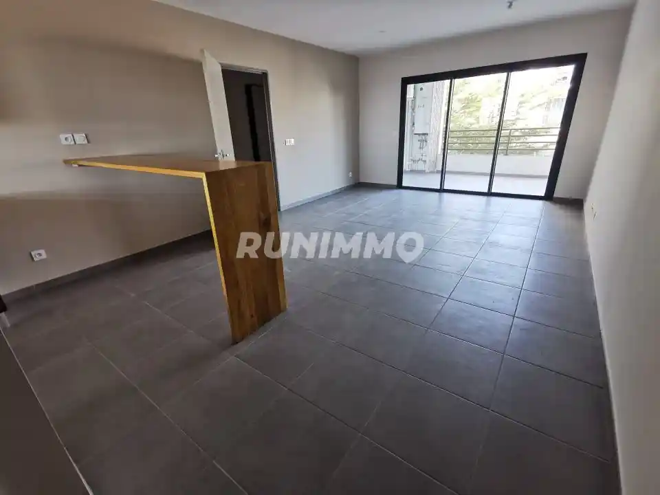Photo 2 - Appartement à louer - Ancien 879 € 3 pièces 2 chambres 63.46 m² Saint-Pierre 97410