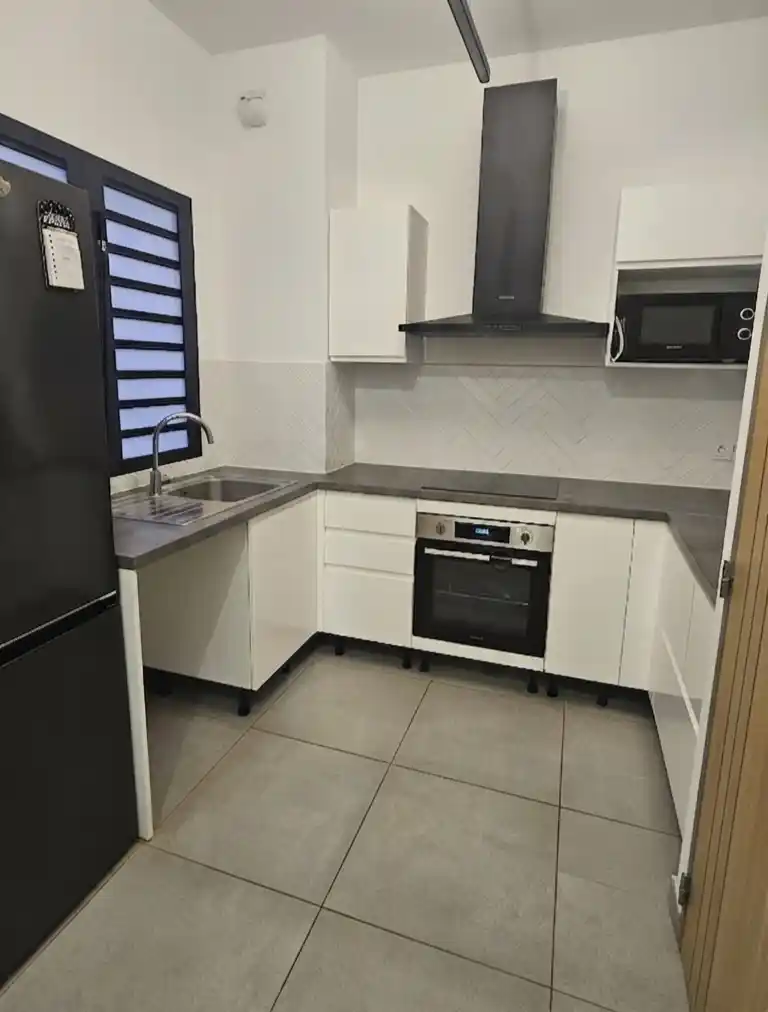 Photo 2 - Appartement à louer - Ancien 992 € 3 pièces 2 chambres 70.9 m² Saint-Pierre 97410