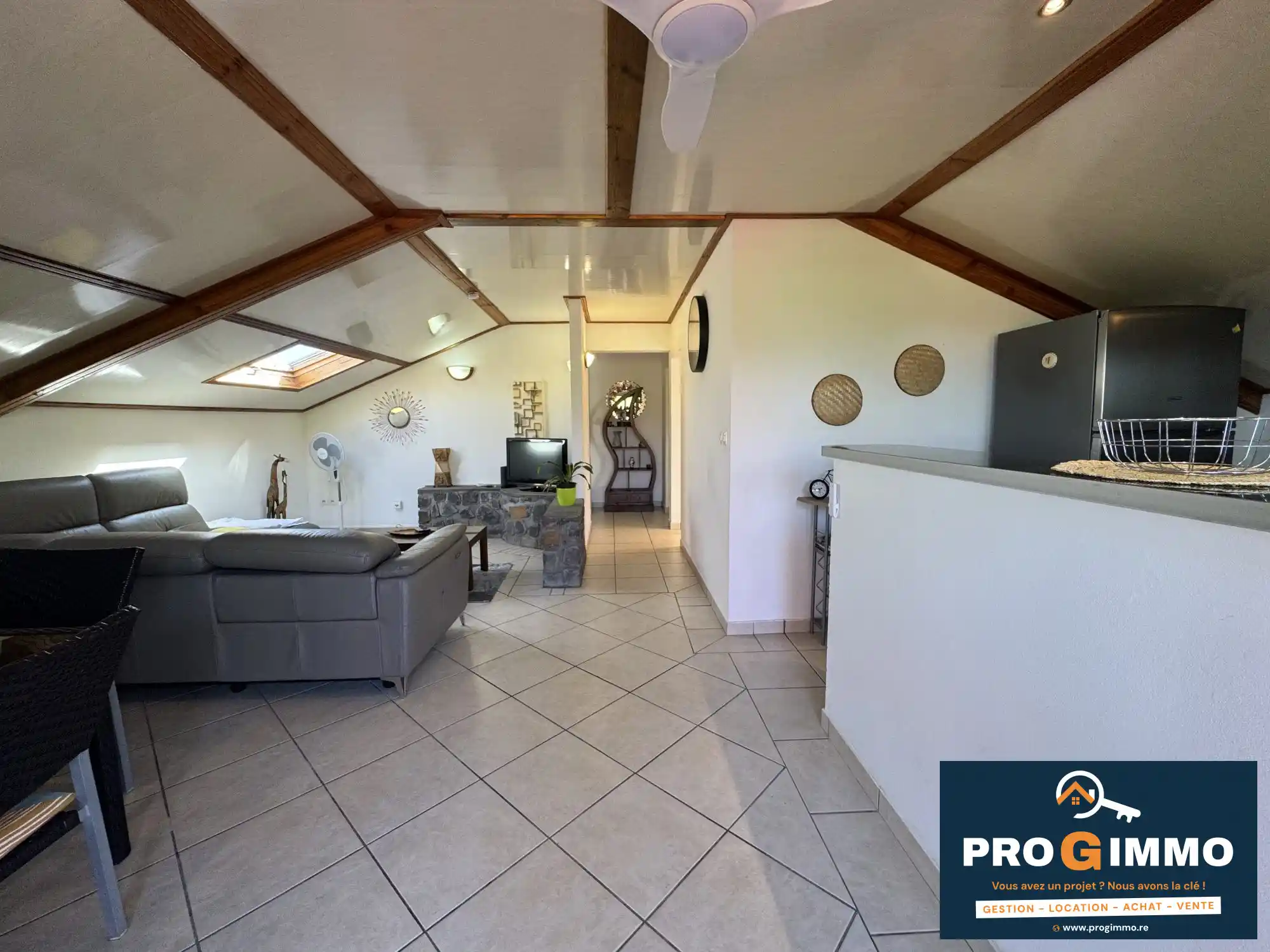 Photo 1 - Appartement à louer - Ancien 920 € 3 pièces 2 chambres 90 m² Le Tampon 97430