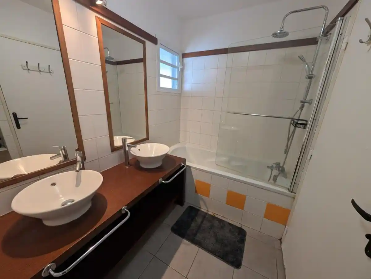Photo 2 - Appartement à vendre - Ancien 336 600 € 3 pièces 2 chambres 66 m² Saint-Pierre 97410