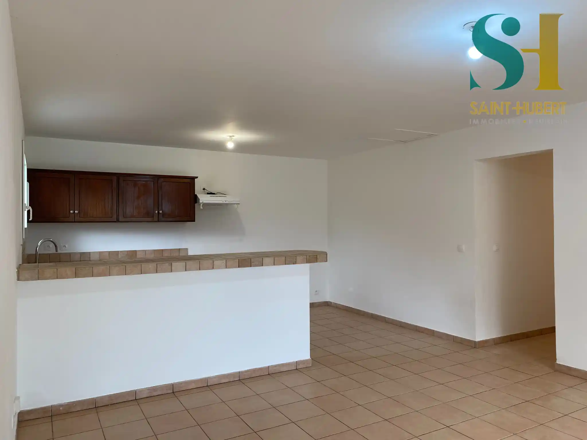 Photo 1 - Maison à louer - Ancien 1 267 € 4 pièces 3 chambres 90 m² Sainte-Marie 97438