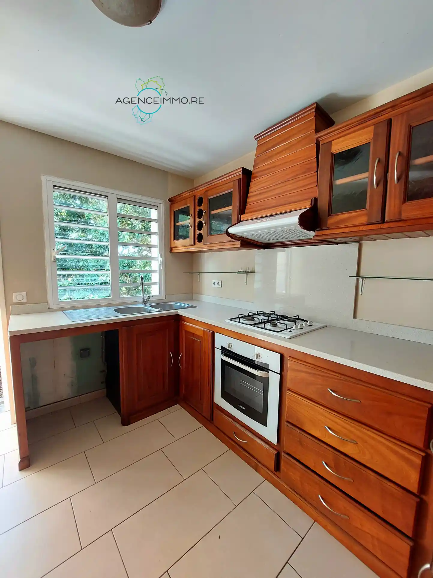 Photo 3 - Appartement à louer - Ancien 1 067,24 € 4 pièces 3 chambres 75.07 m² Saint-Paul 97460
