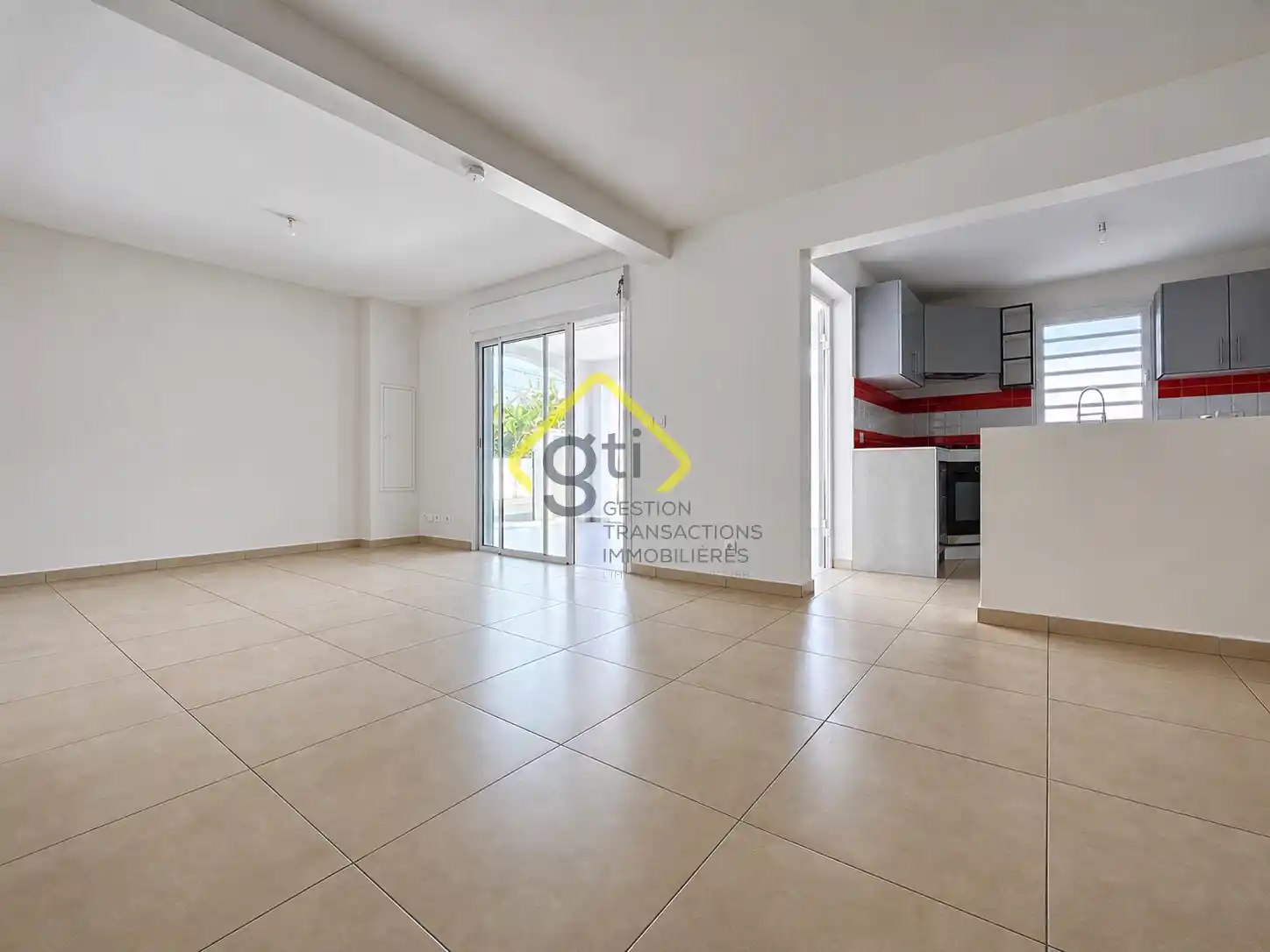 Photo 1 - Maison à louer - Ancien 1 190,5 € 4 pièces 3 chambres 111 m² Saint-Pierre 97432