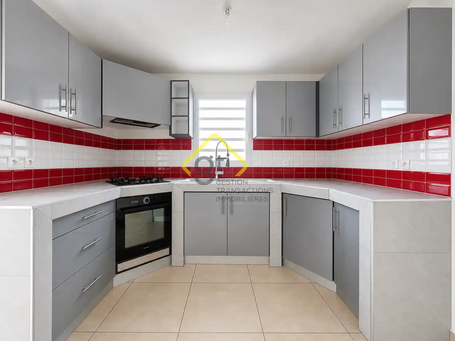 Photo 3 - Maison à louer - Ancien 1 190,5 € 4 pièces 3 chambres 111 m² Saint-Pierre 97432