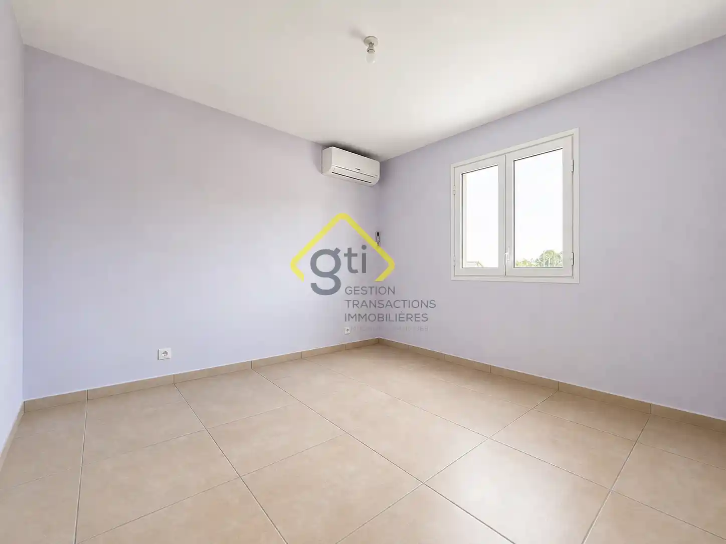 Photo 4 - Maison à louer - Ancien 1 190,5 € 4 pièces 3 chambres 111 m² Saint-Pierre 97432