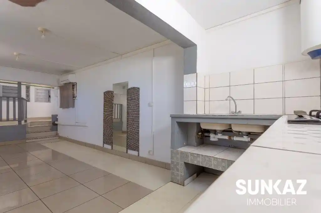 Photo 2 - Appartement à louer - Ancien 678 € 2 pièces 35 m² Saint-Pierre 97410