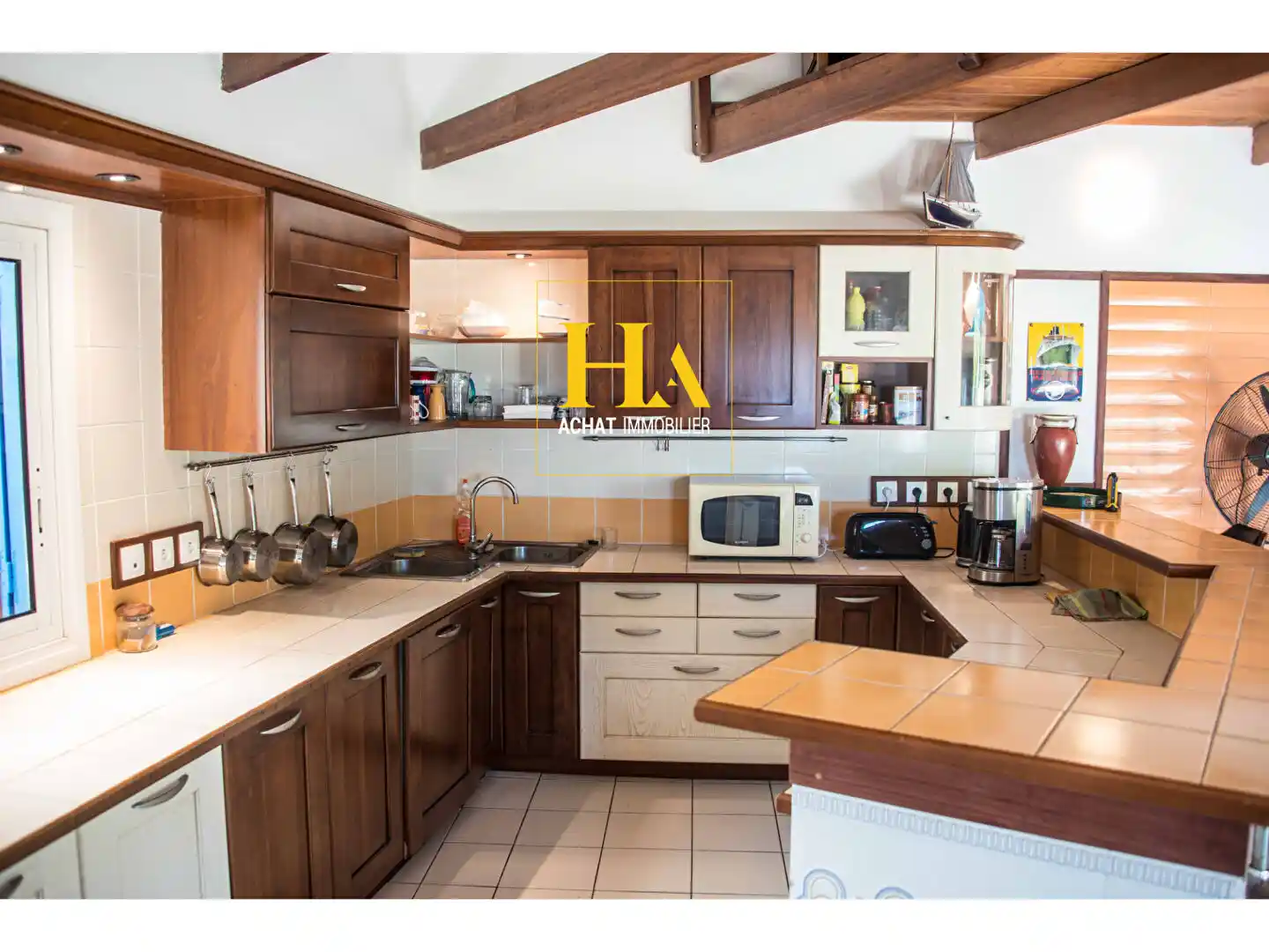 Photo 3 - Maison à vendre - Ancien 435 000 € 5 pièces 2 chambres 145 m² Saint-Pierre 97410