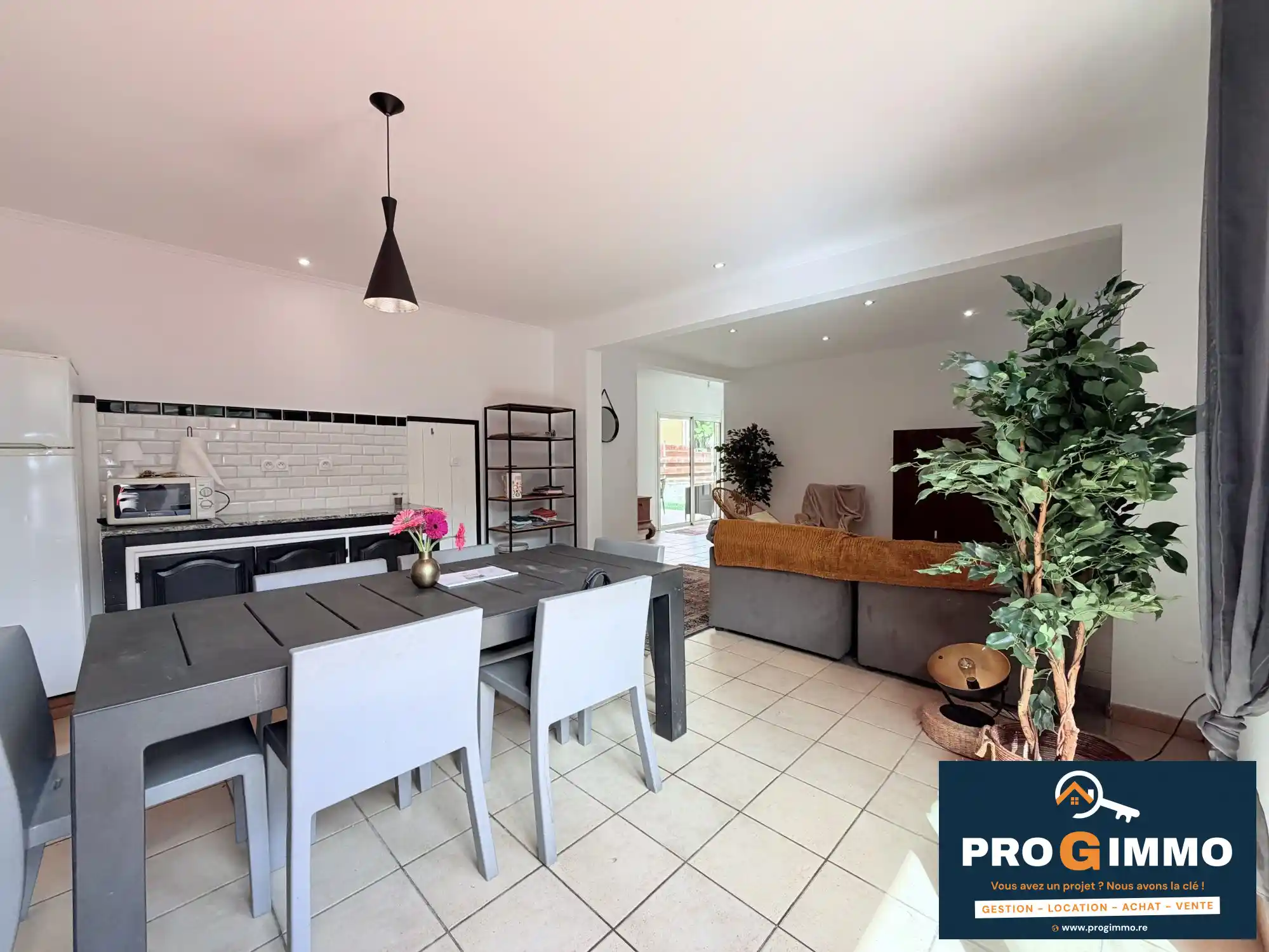 Photo 1 - Maison à louer - Ancien 1 800 € 5 pièces 4 chambres 120 m² Le Tampon 97430