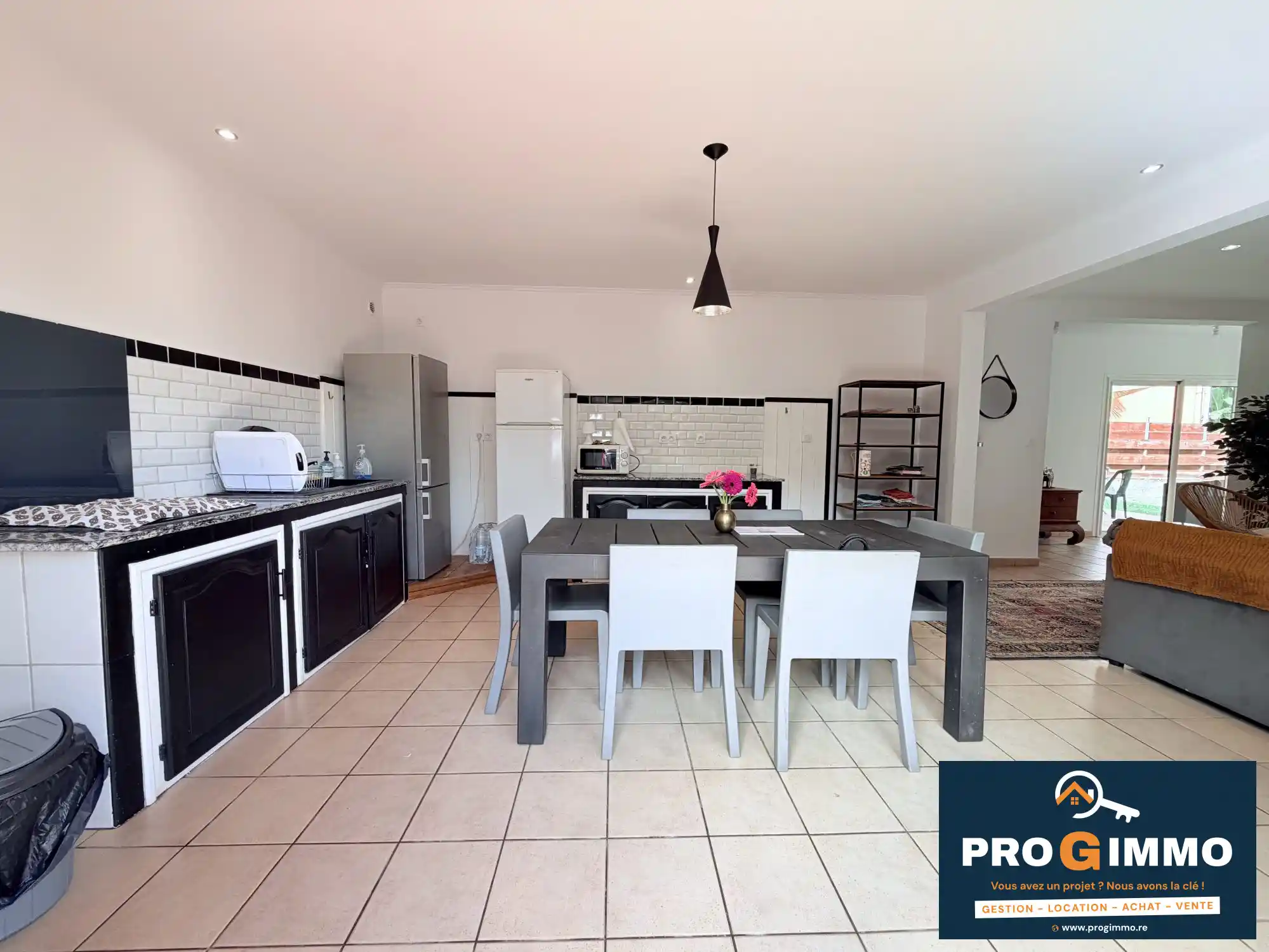 Photo 2 - Maison à louer - Ancien 1 800 € 5 pièces 4 chambres 120 m² Le Tampon 97430