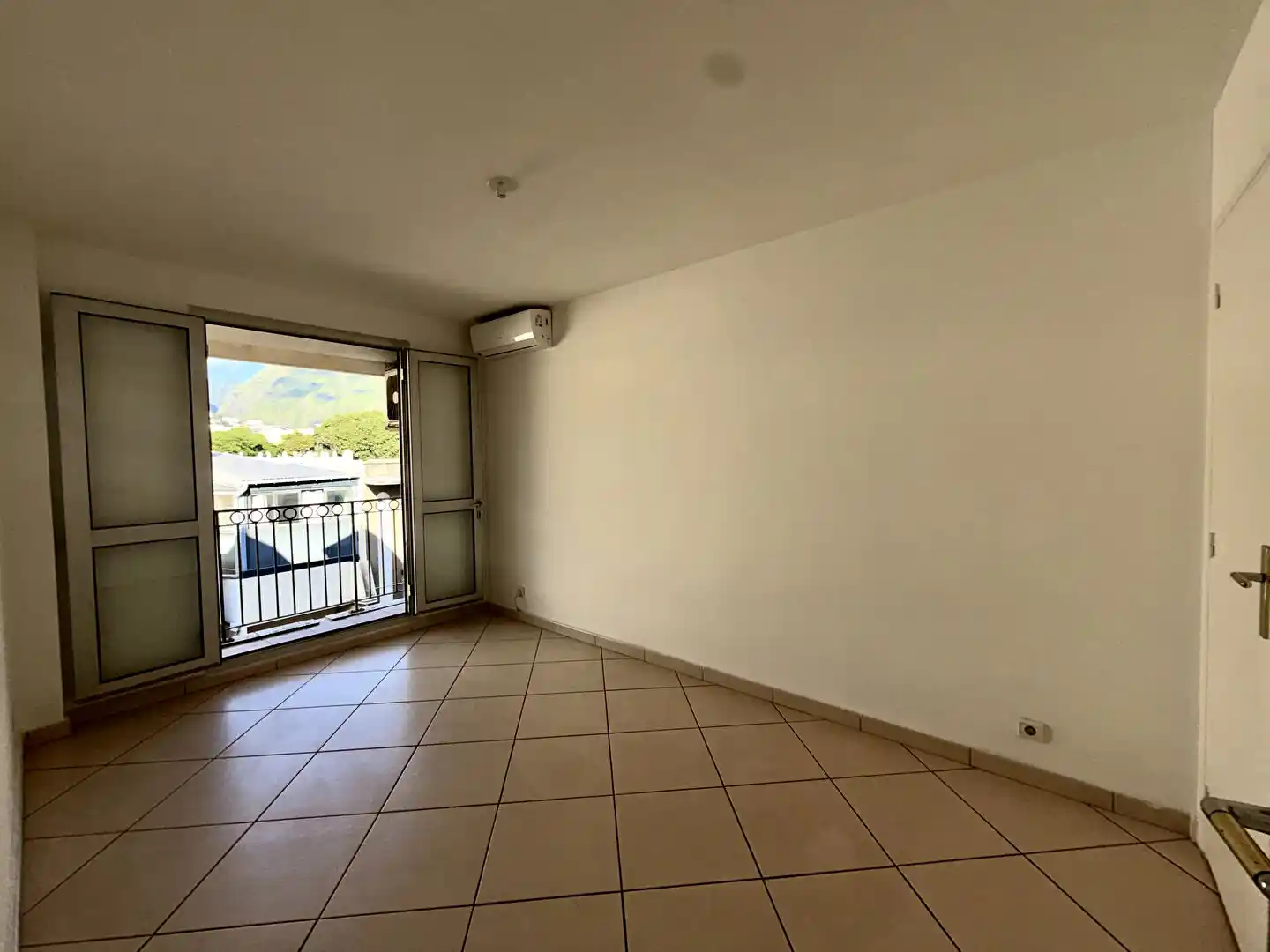 Photo 4 - Appartement à vendre - Ancien 320 000 € 5 pièces 3 chambres 102,24 m² Saint-Denis 97400