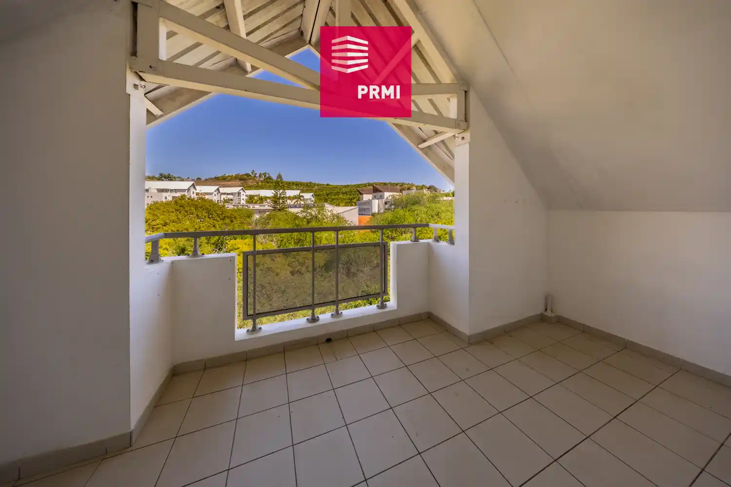 Photo 3 - Appartement à vendre - Ancien 230 000 € 2 pièces 1 chambres 38 m² Saint-Paul Saint-Gilles les Bains 97434