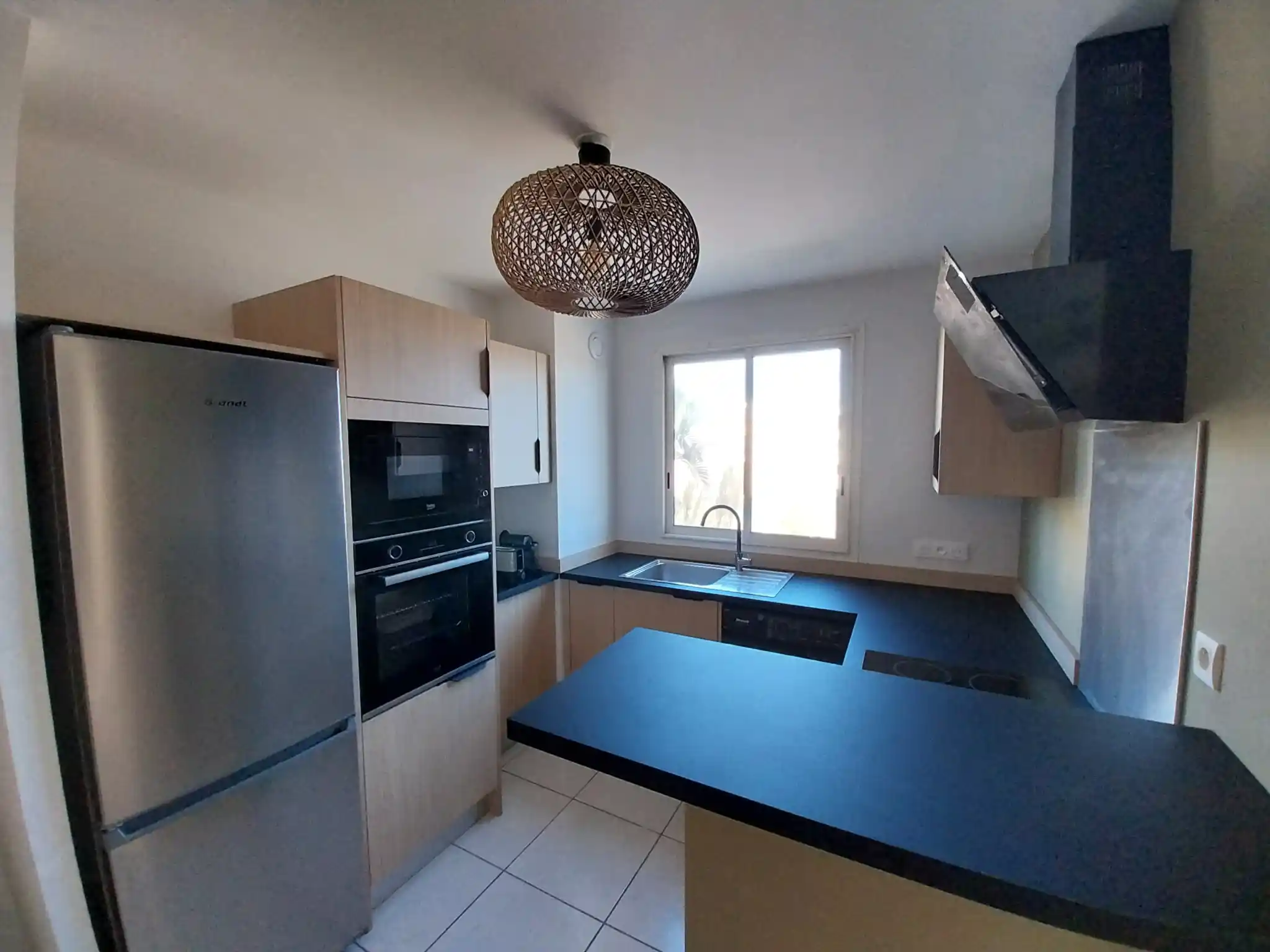 Photo 2 - Appartement à louer - Ancien 1 750 € 3 pièces 2 chambres 60.4 m² Saint-Paul Saint-Gilles les Bains 97434