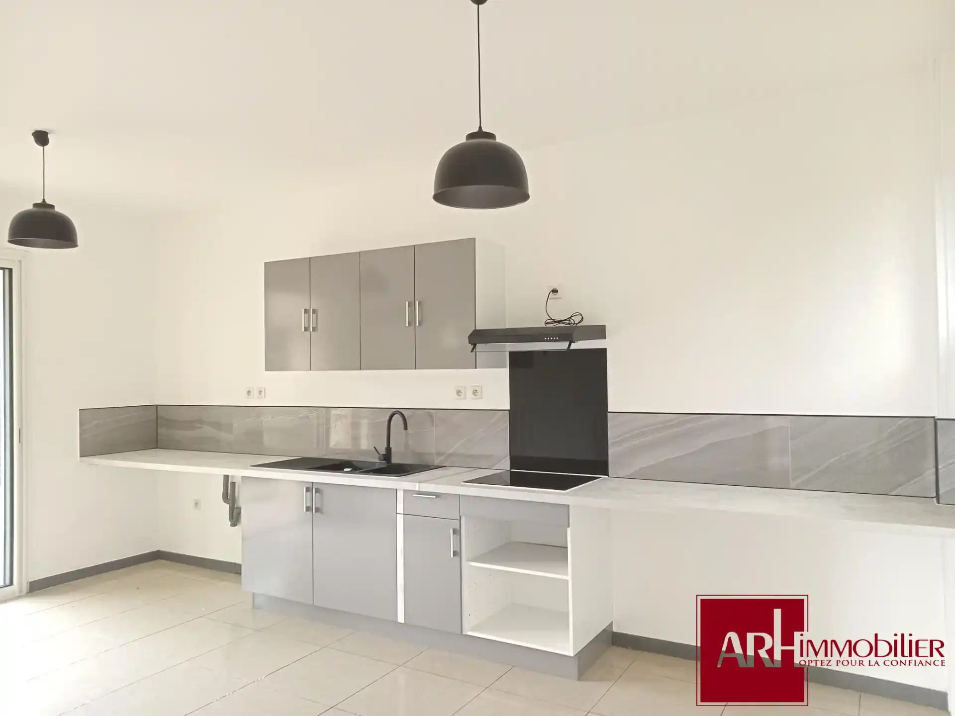 Photo 3 - Maison à louer - Ancien 1 323 € 4 pièces 3 chambres 117 m² Saint-Leu 97436