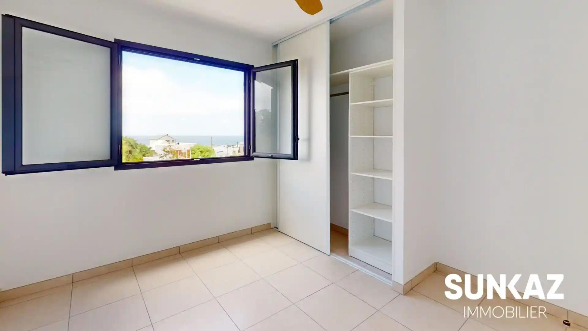 Photo 3 - Appartement à vendre - Ancien 339 000 € 3 pièces 2 chambres 61.22 m² Saint-Pierre 97410