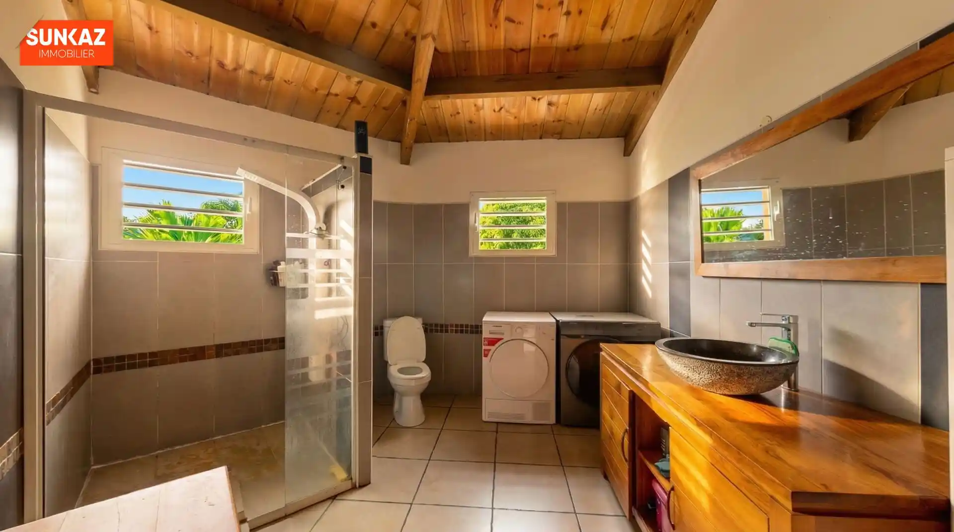 Photo 2 - Maison à vendre - Ancien 358 000 € 4 pièces 3 chambres 107 m² Saint-Pierre 97410