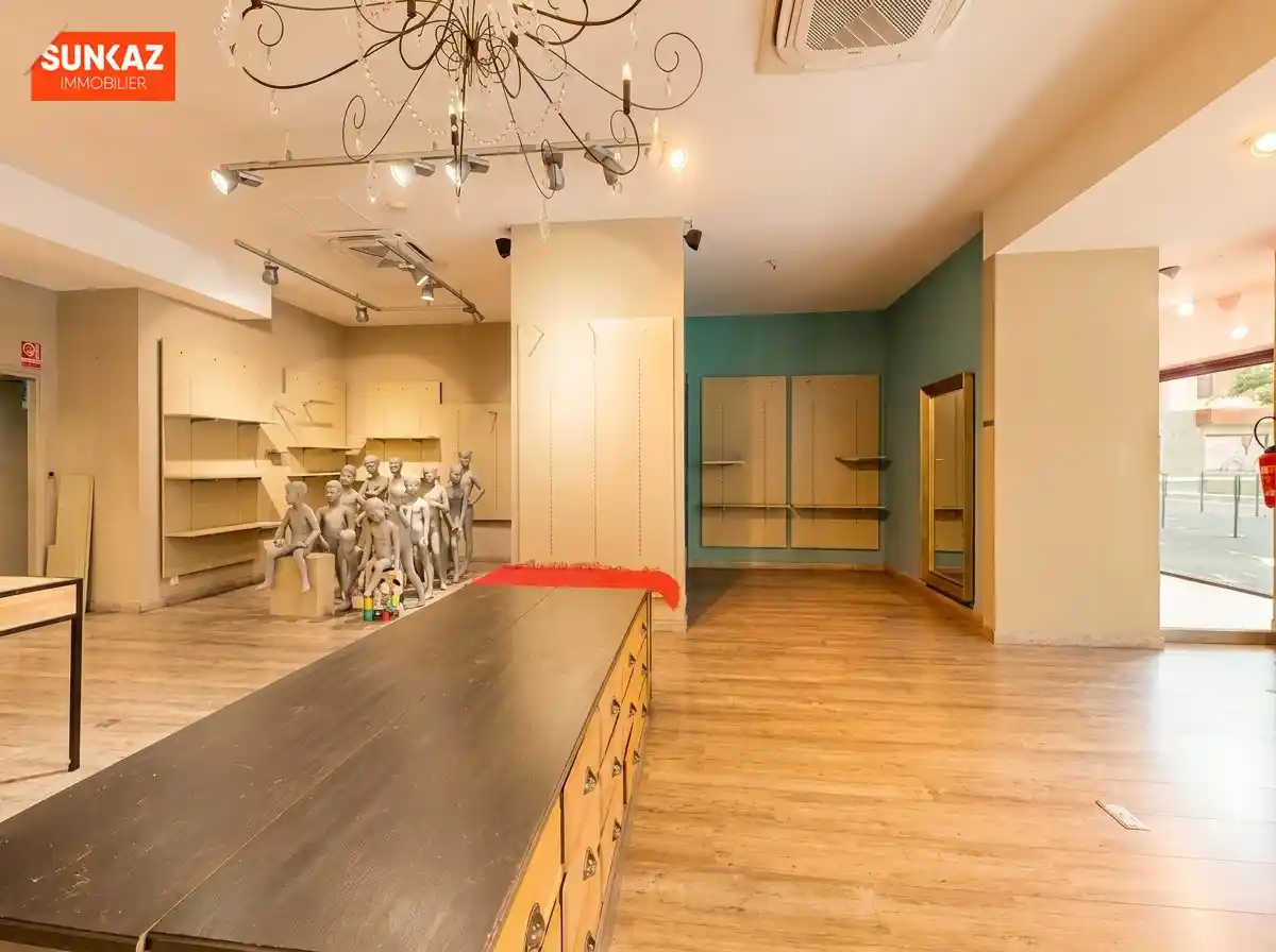 Photo 2 - Local commercial à louer - Ancien 3 350 € HT 92 m² Saint-Pierre 97410