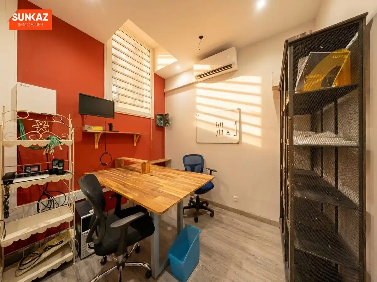 Photo 4 - Local commercial à louer - Ancien 3 350 € HT 92 m² Saint-Pierre 97410