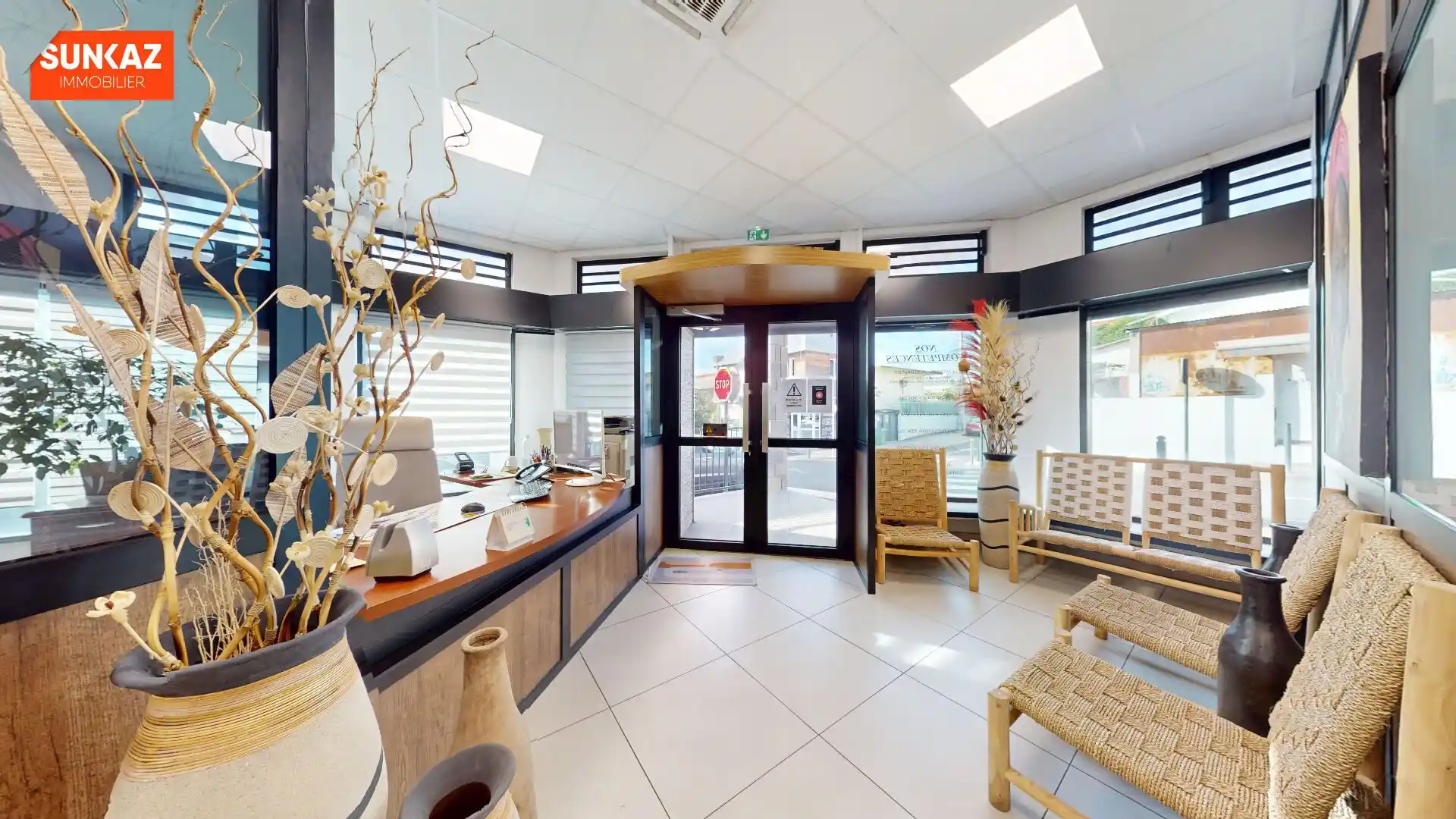 Photo 3 - Local / Bureaux à louer - Ancien 6 400 € 220 m² Saint-Pierre 97410