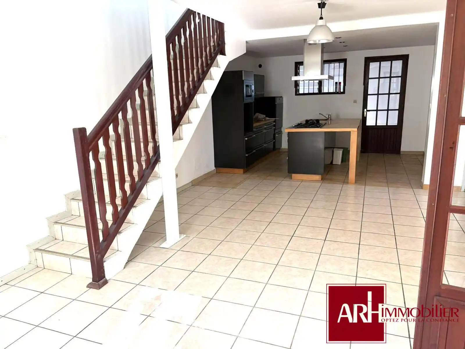Photo 2 - Maison à louer - Ancien 1 650 € 5 pièces 4 chambres 135 m² Saint-Pierre 97432
