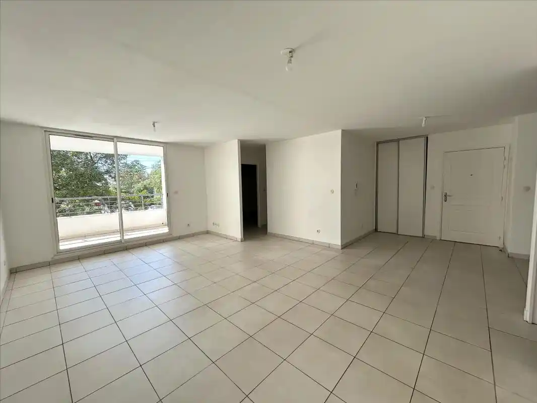 Photo 3 - Appartement à vendre - Ancien 240 620 € 3 pièces 2 chambres 76 m² La Possession 97419