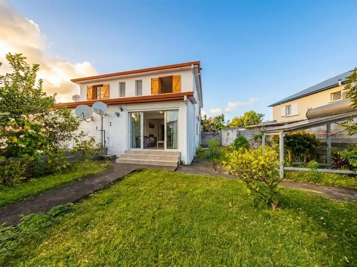 Photo 1 - Maison à vendre - Ancien 199 000 € 3 pièces 2 chambres 85 m² Le Tampon 97430