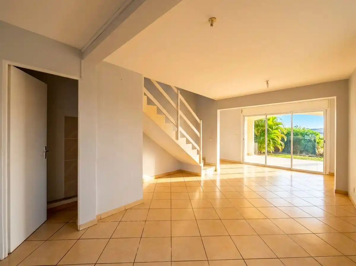 Photo 3 - Maison à vendre - Ancien 299 000 € 3 pièces 2 chambres 128 m² Le Tampon 97430
