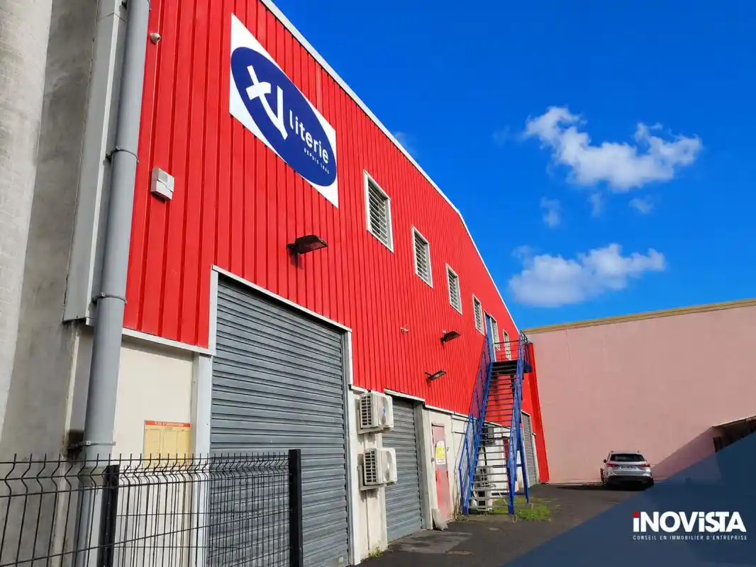 Photo 1 - Local / Bureaux à louer - Ancien 6 000 € 620 m² Saint-Pierre 97410
