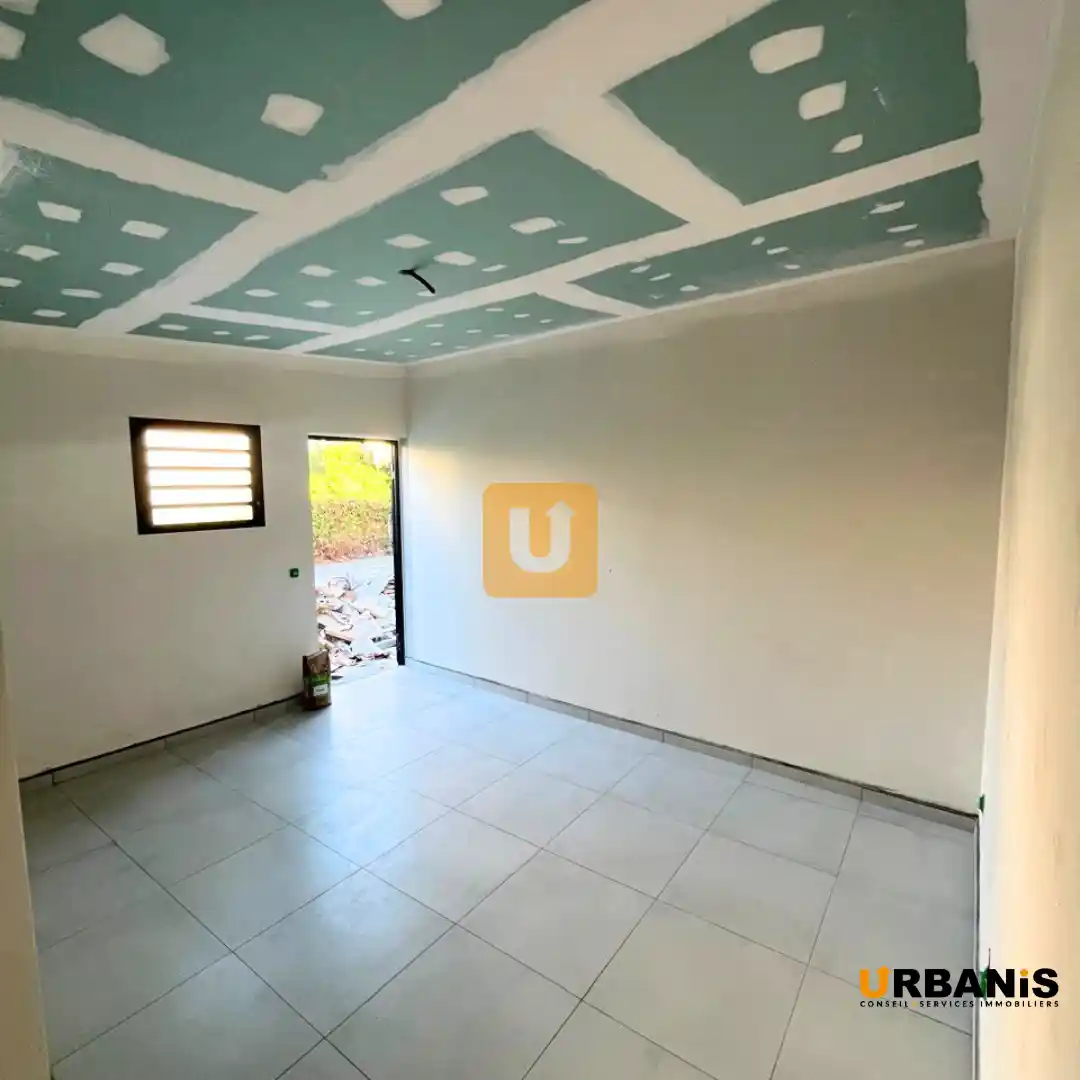 Photo 3 - Local / Bureaux à louer - Ancien 980 € 41 m² Le Port 97420