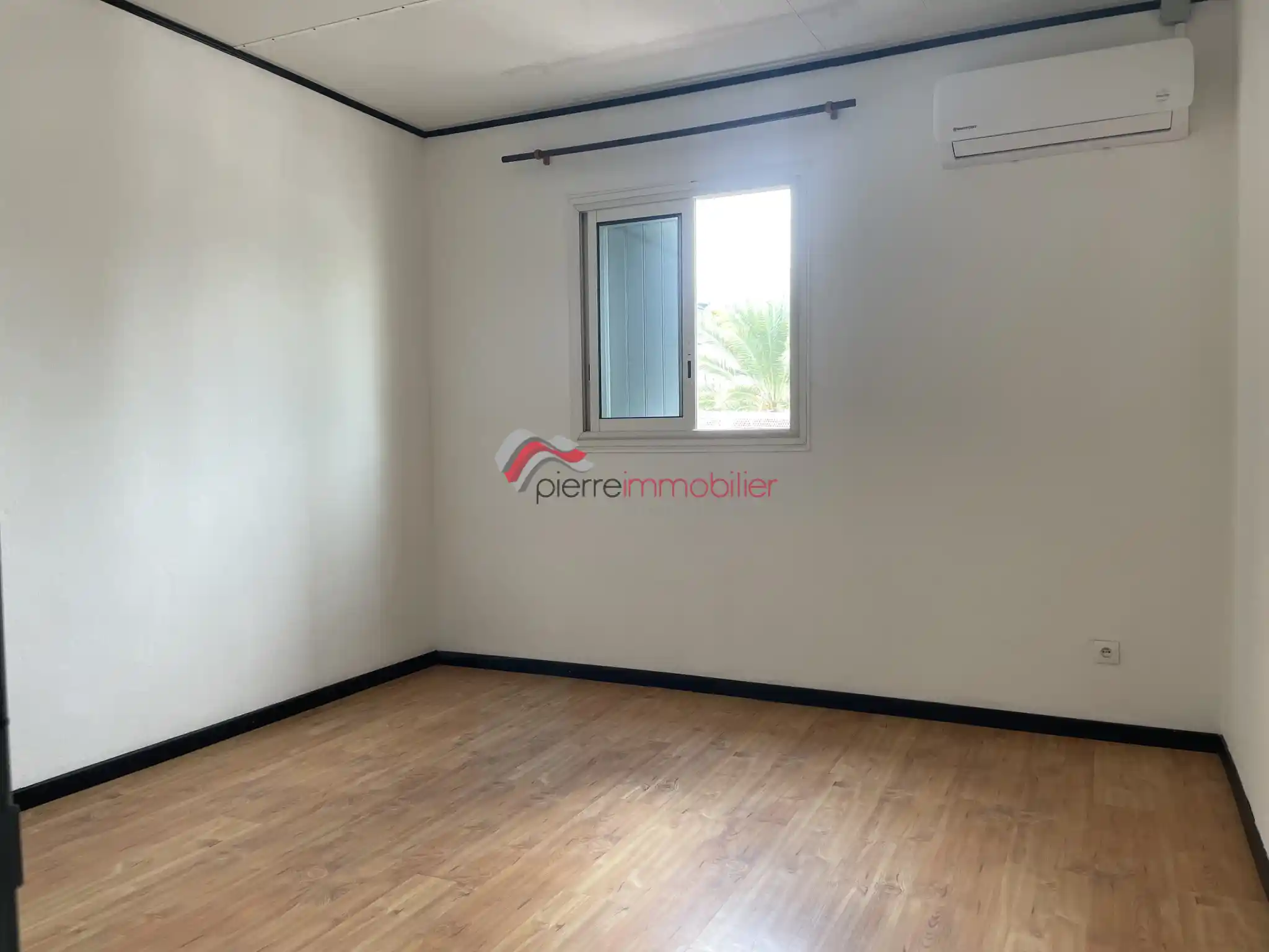 Photo 3 - Appartement à louer - Ancien 1 262 € 4 pièces 3 chambres 75 m² Saint-Pierre 97410