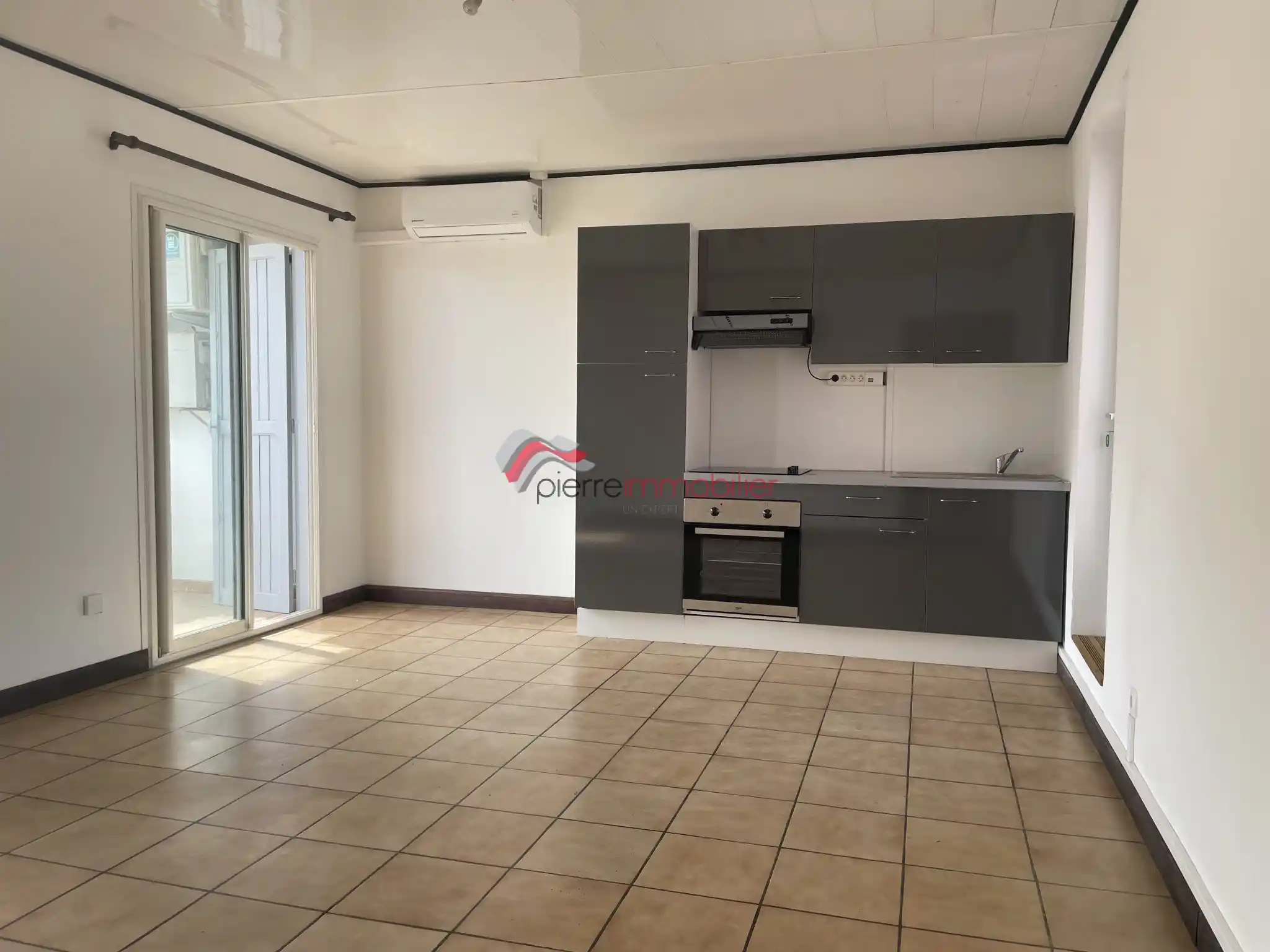 Photo 2 - Appartement à louer - Ancien 1 262 € 4 pièces 3 chambres 75 m² Saint-Pierre 97410