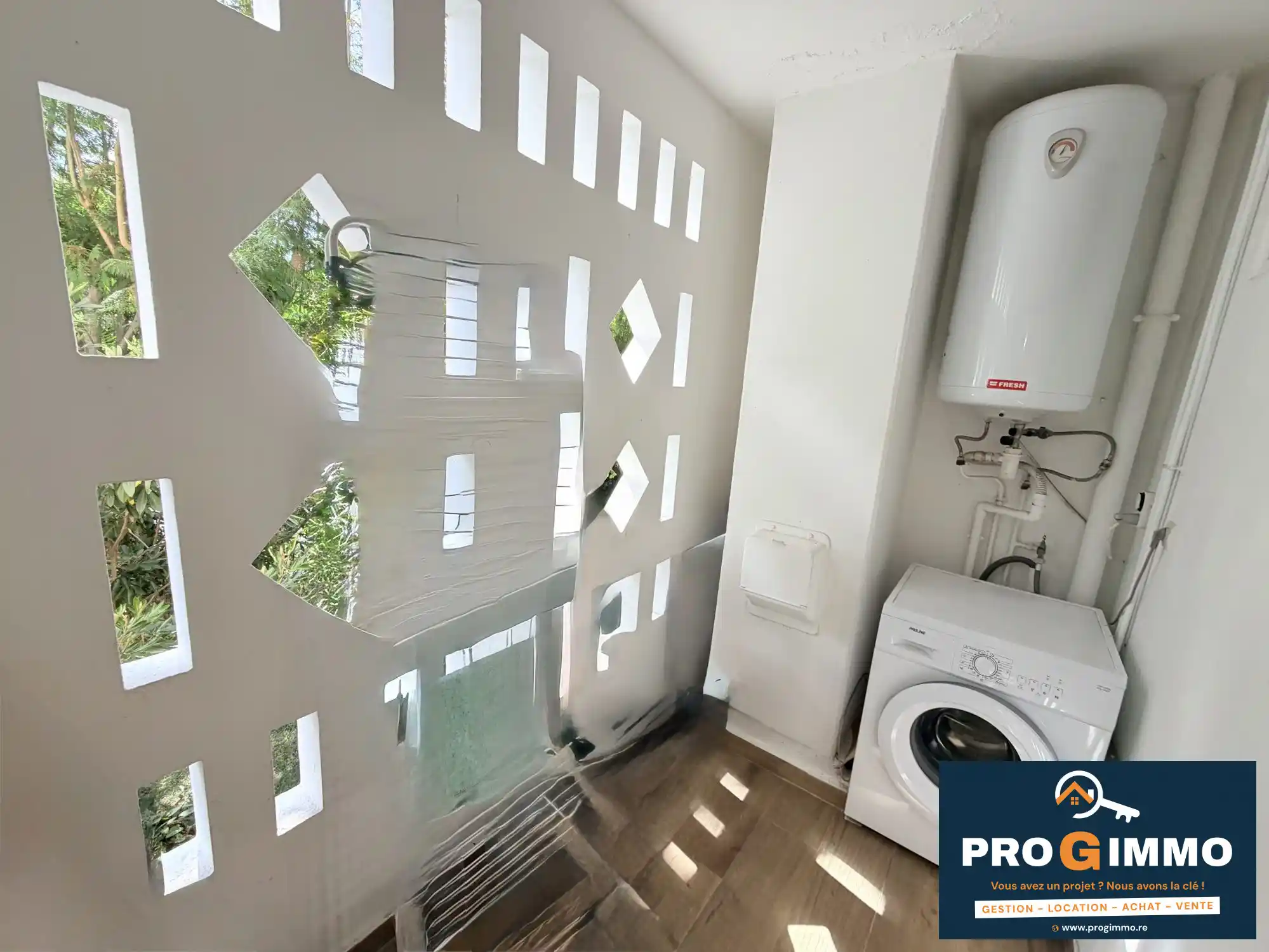 Photo 2 - Appartement à louer - Ancien 450 € 5 pièces 4 chambres 81.02 m² Le Tampon 97430