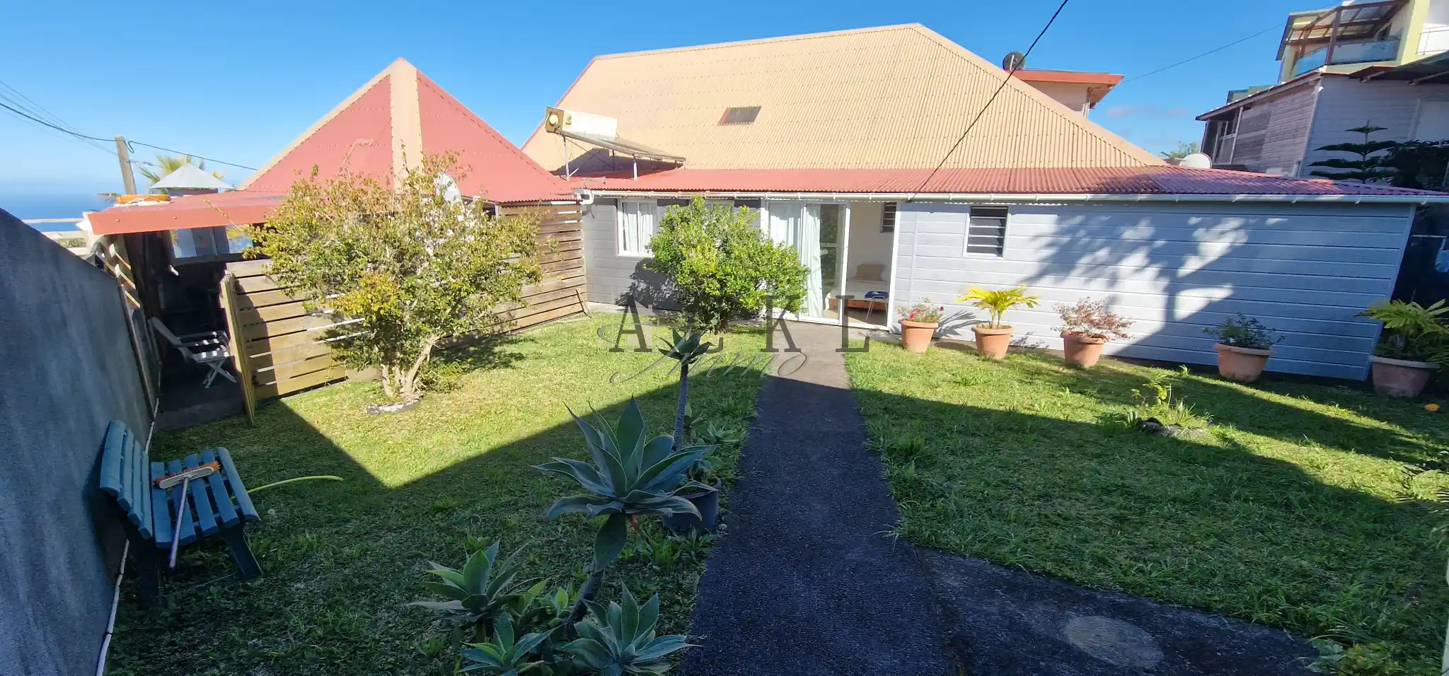 Photo 3 - Maison à vendre - Ancien 735 000 € 11 pièces 8 chambres 309.82 m² Petite-Île 97429