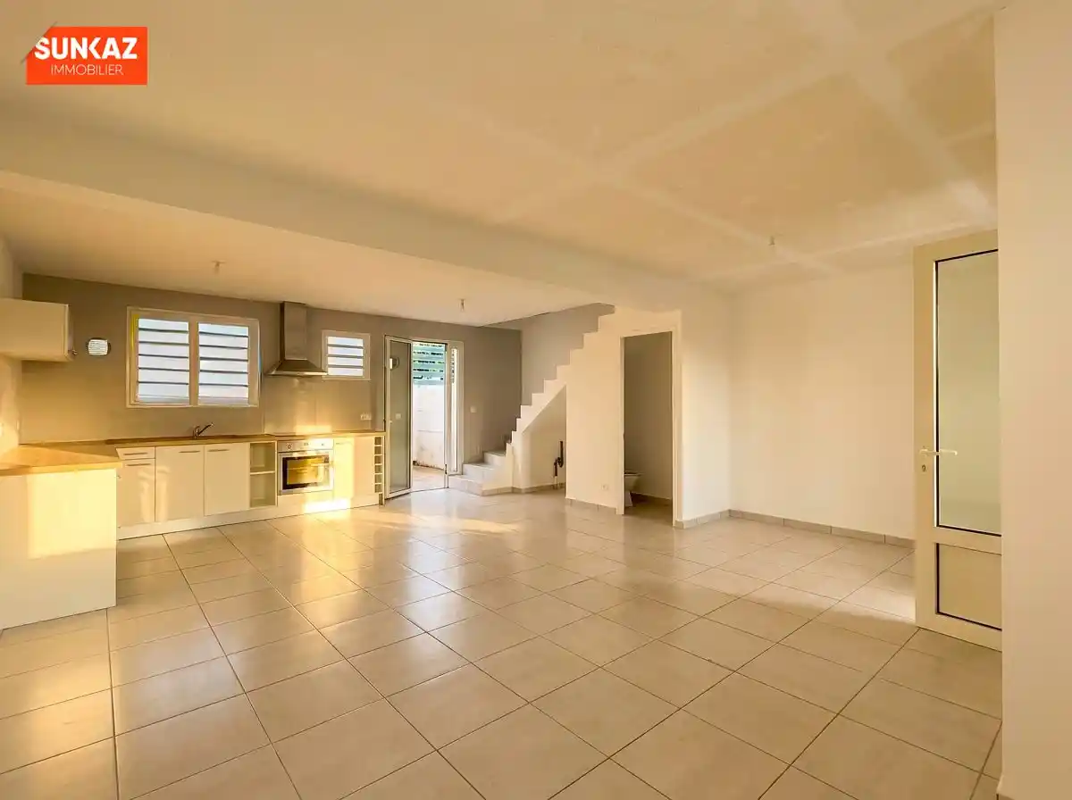 Photo 2 - Maison à vendre - Ancien 169 000 € 4 pièces 3 chambres 84.57 m² Saint-Louis 97450