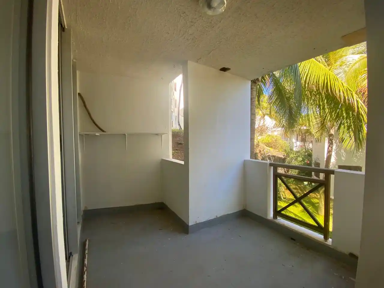 Photo 3 - Appartement à louer - Ancien 706,78 € 1 pièces 42.67 m² Saint-Paul Saint-Gilles les Bains 97434