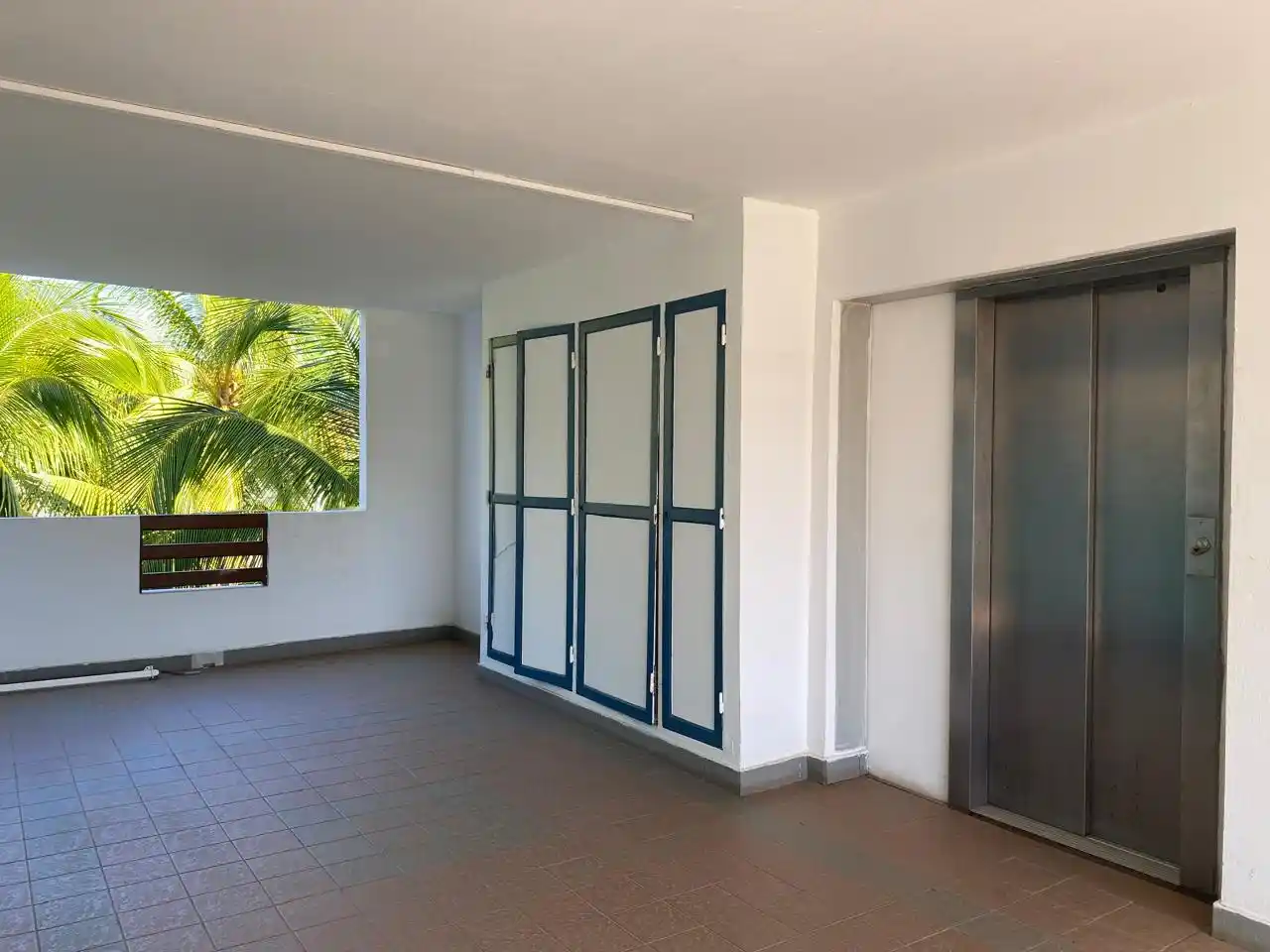 Photo 4 - Appartement à louer - Ancien 706,78 € 1 pièces 42.67 m² Saint-Paul Saint-Gilles les Bains 97434