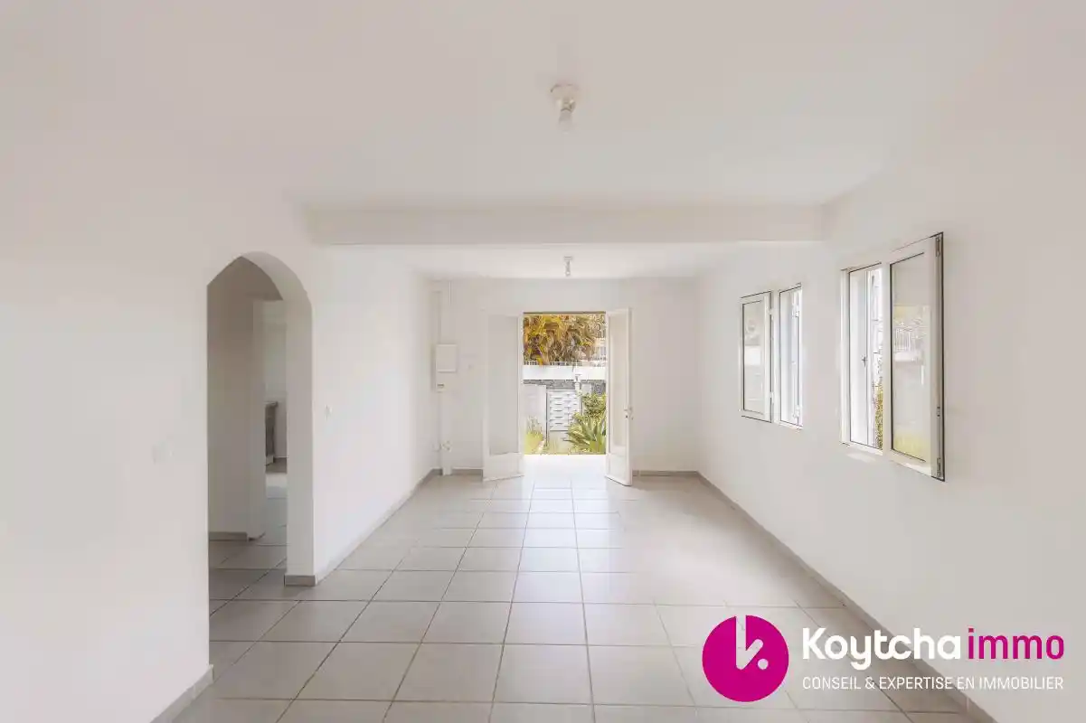 Photo 3 - Maison à vendre - Ancien 313 020 € 4 pièces 3 chambres 79 m² Saint-Pierre 97410