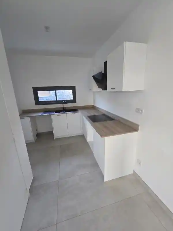 Photo 4 - Maison à louer - Ancien 1 300 € 4 pièces 2 chambres 92 m² Saint-André 97440