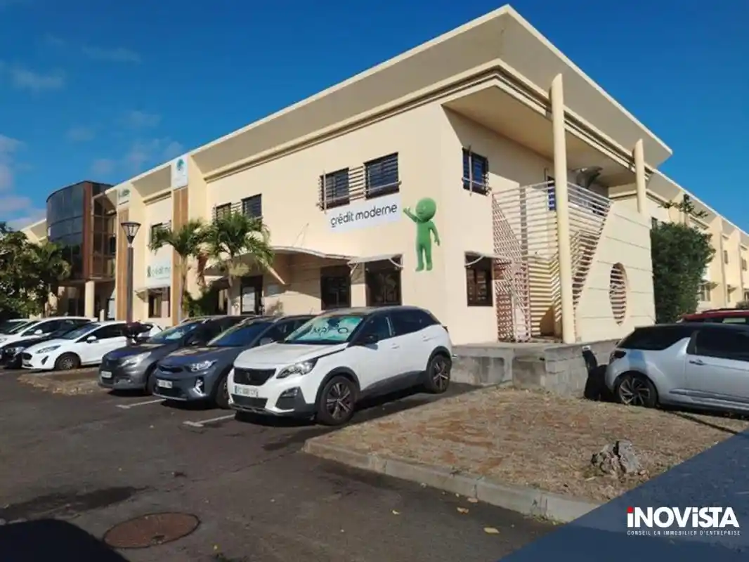 Photo 1 - Local / Bureaux à louer - Ancien 5 881,956 € 261 m² Le Port 97420