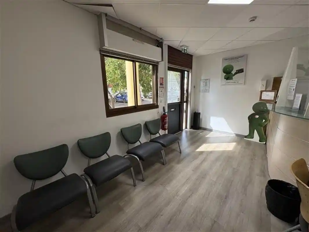 Photo 3 - Local / Bureaux à louer - Ancien 5 881,956 € 261 m² Le Port 97420