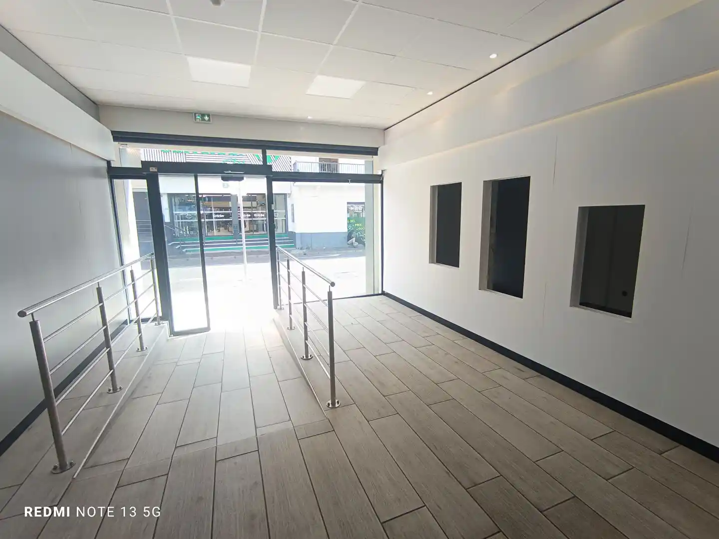 Photo 3 - Local / Bureaux à louer - Ancien 3 500 € 107 m² Saint-Denis 97400