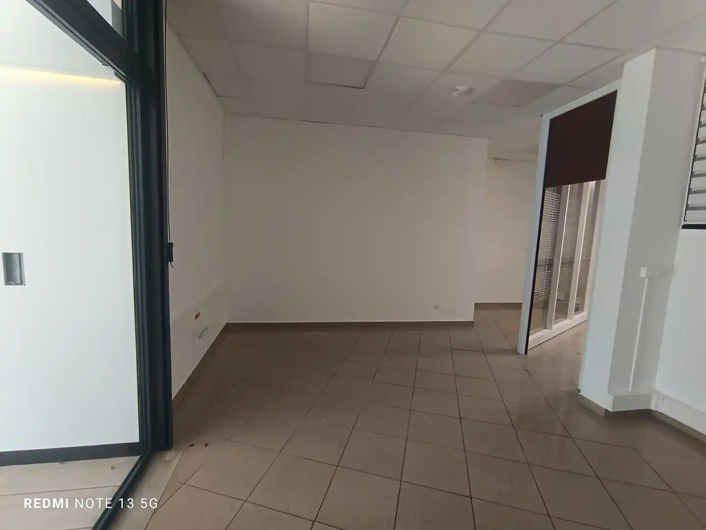 Photo 2 - Local / Bureaux à louer - Ancien 3 500 € 107 m² Saint-Denis 97400