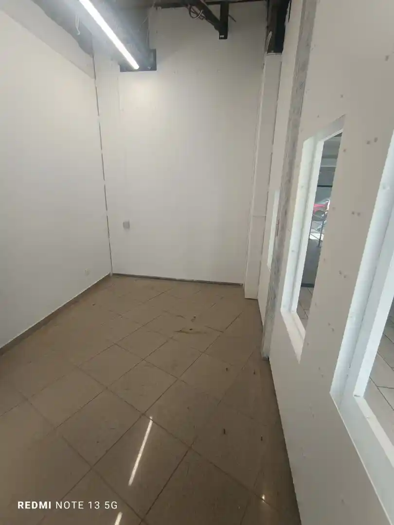 Photo 4 - Local / Bureaux à louer - Ancien 3 500 € 107 m² Saint-Denis 97400
