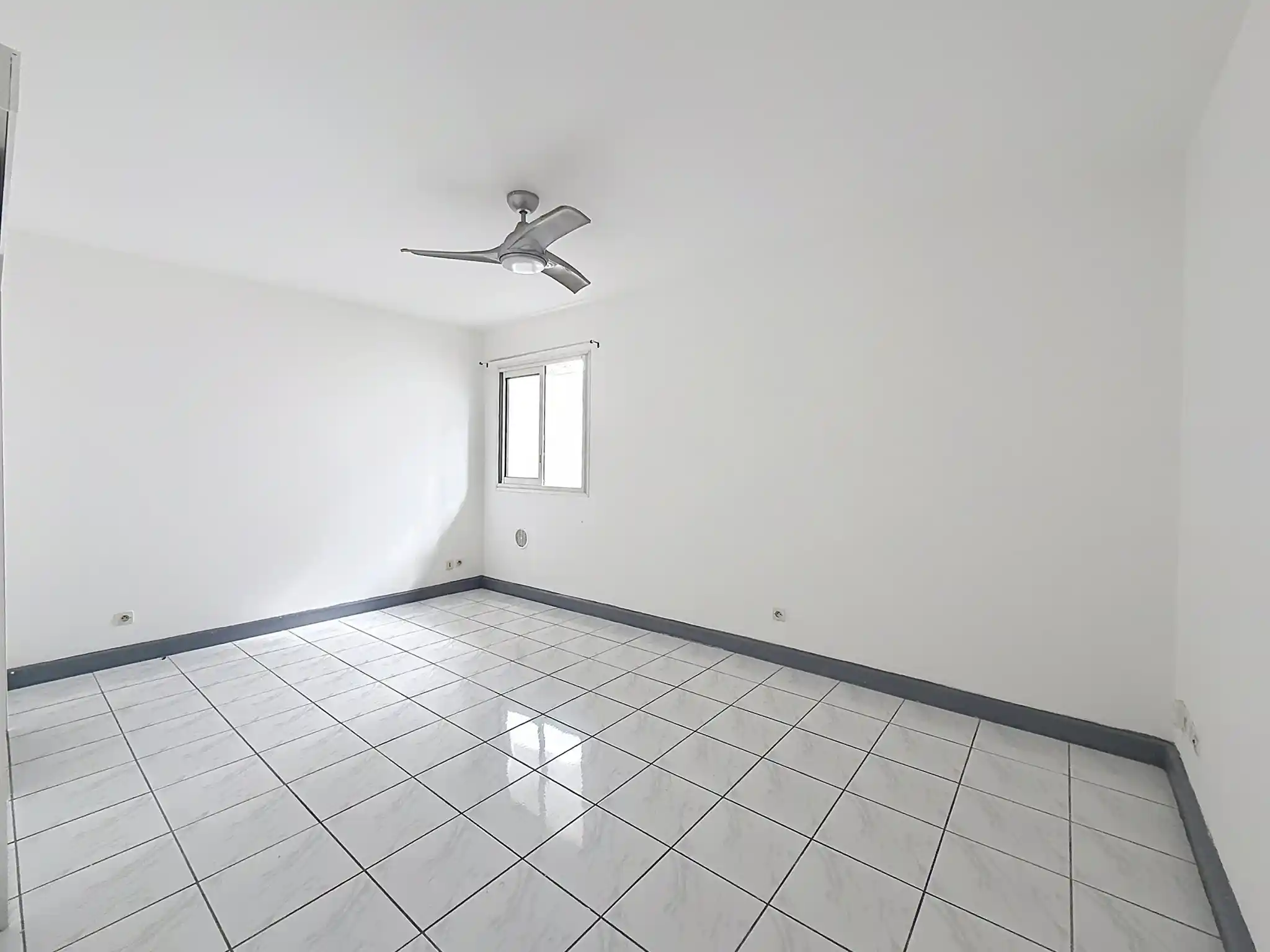 Photo 2 - Appartement à vendre - Ancien 77 000 € 1 pièces 23 m² Saint-Denis Sainte-clotilde 97490