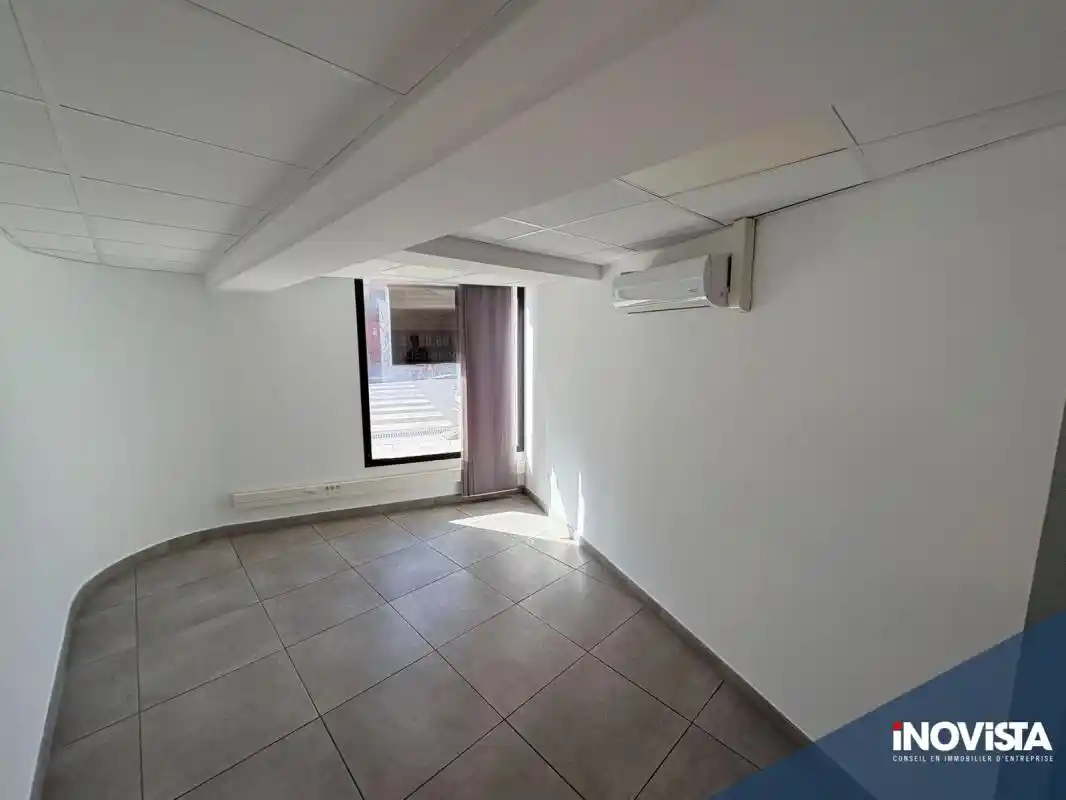 Photo 4 - Local / Bureaux à louer - Ancien 2 100 € 68 m² Saint-Leu 97424