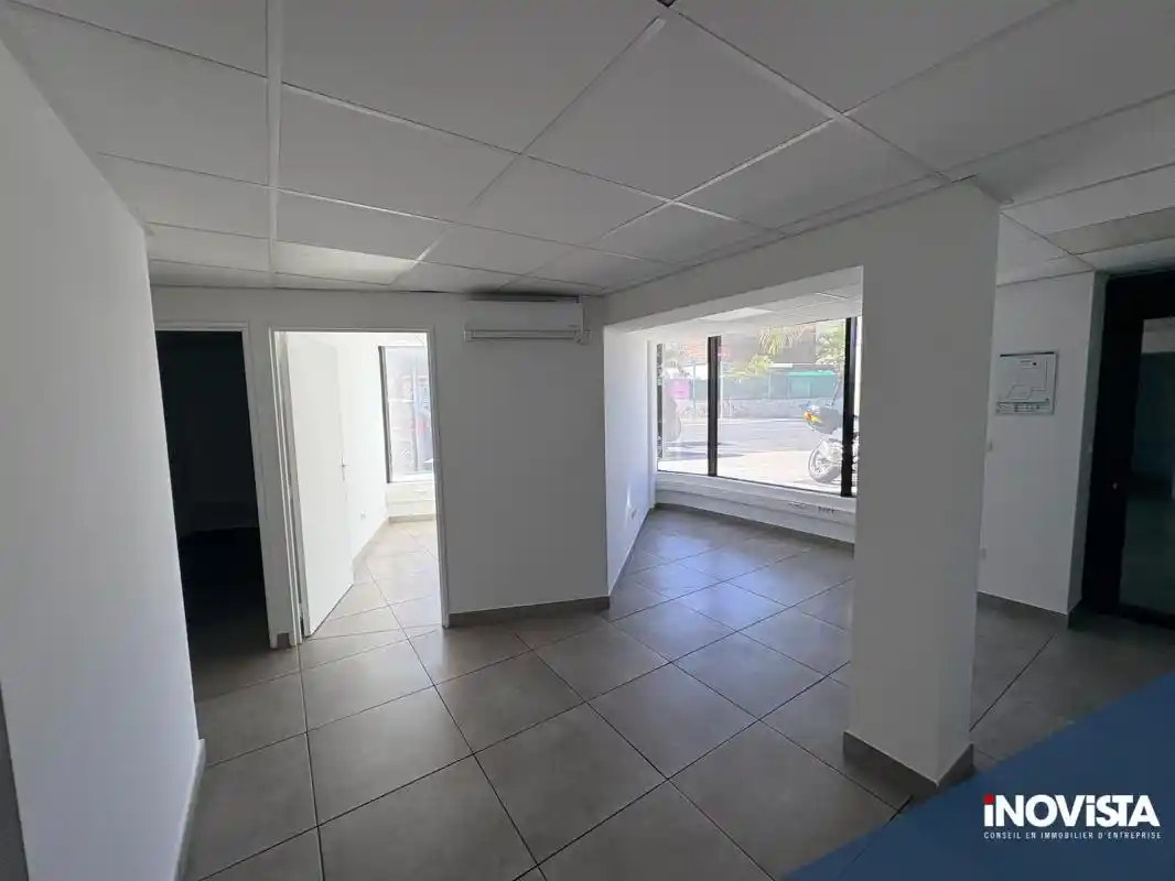 Photo 2 - Local / Bureaux à louer - Ancien 2 100 € 68 m² Saint-Leu 97424