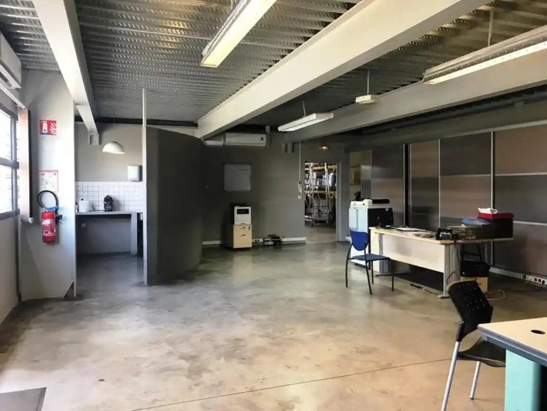 Photo 3 - Local / Bureaux à louer - Ancien 14 500 € 1172 m² Saint-Louis 97450