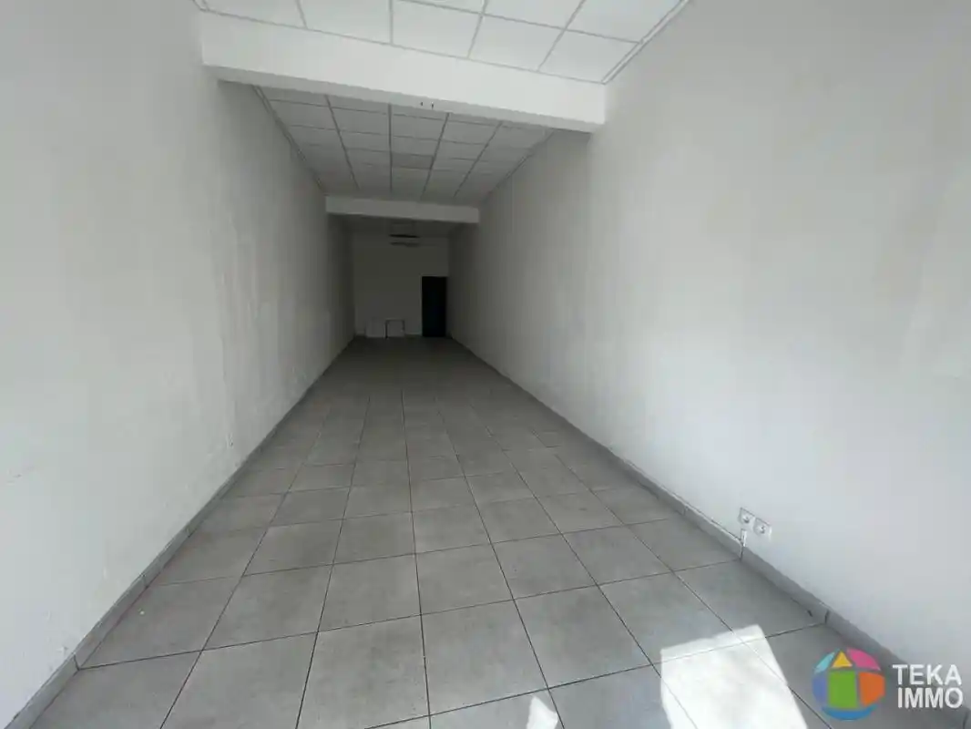 Photo 2 - Local / Bureaux à louer - Ancien 950 € 1 pièces Saint-Pierre 97410