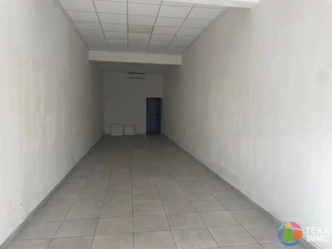 Photo 1 - Local / Bureaux à louer - Ancien 950 € 1 pièces Saint-Pierre 97410