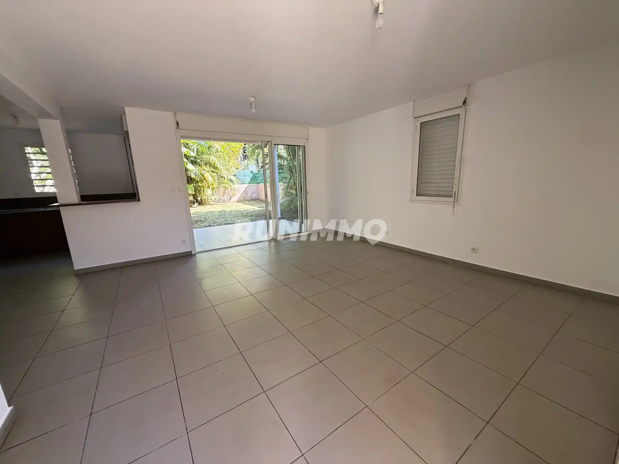 Photo 3 - Appartement à louer - Ancien 878 € 4 pièces 3 chambres 85 m² Saint-Benoît 97470